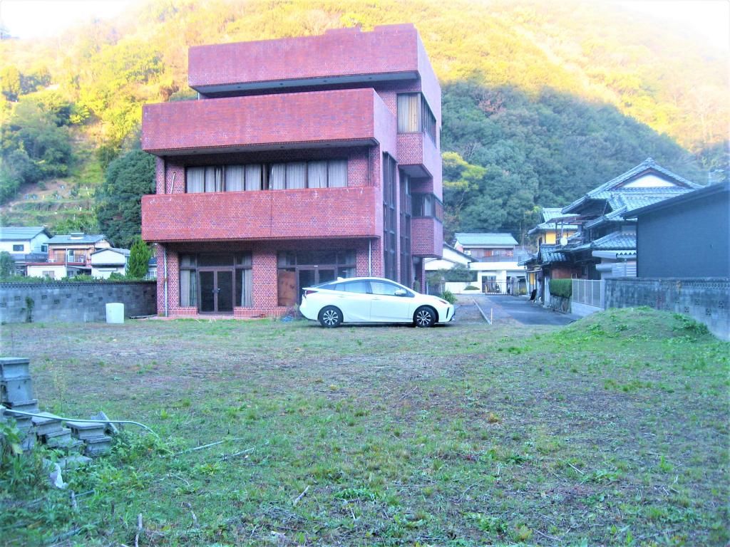 Renovated 6-Bedroom House with Rooftop Terrace in Uwajima - Thumbnail 4