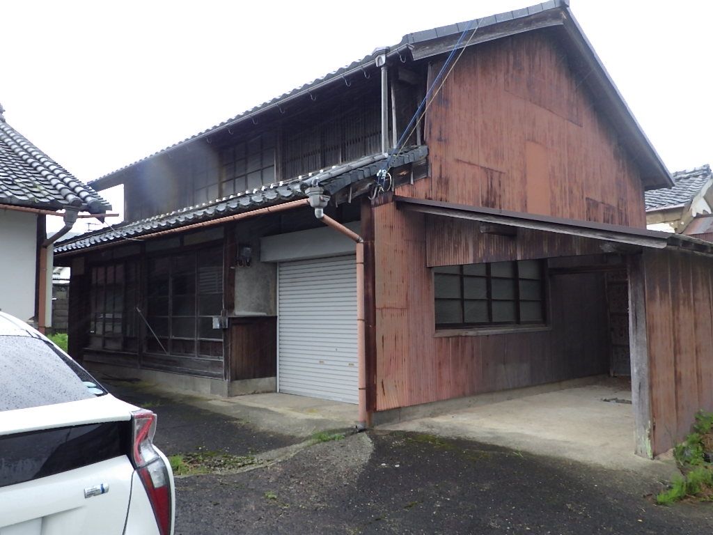 5,000 sqm Land with 9K House for Sale in Koka, Shiga - Thumbnail 2