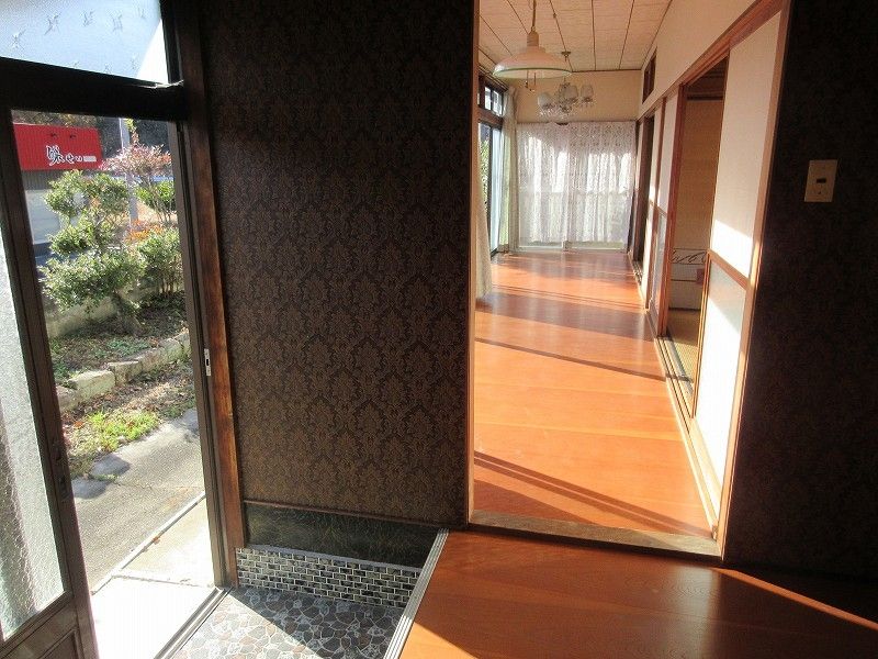 6DK House for Sale in Miyoshi City with 557 sqm Land - Thumbnail 3
