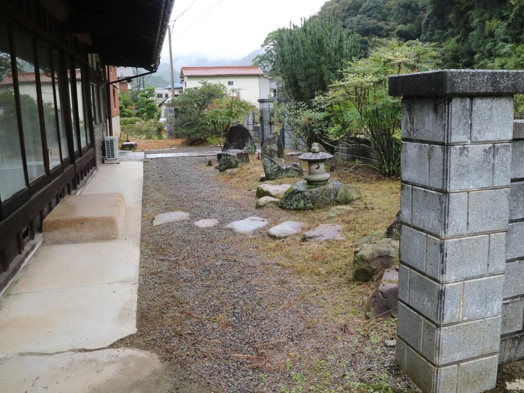 Spacious 6DK House with Vast Farm and Forest Land in Takehara - Thumbnail 3