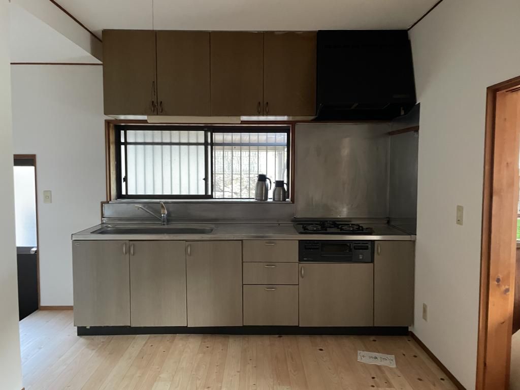 Spacious 6DK Two-Story Rental House in Sakawa Town, Kochi - Thumbnail 3