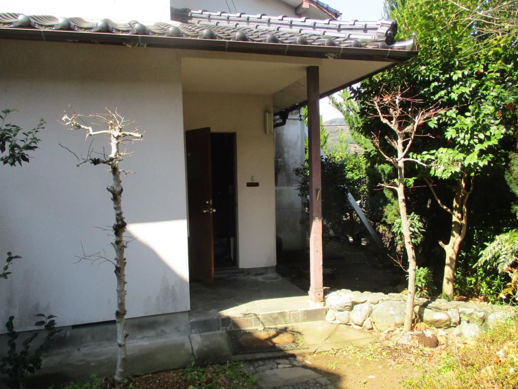 6K House with Large Garden in Yawatahama, Ehime - Thumbnail 4