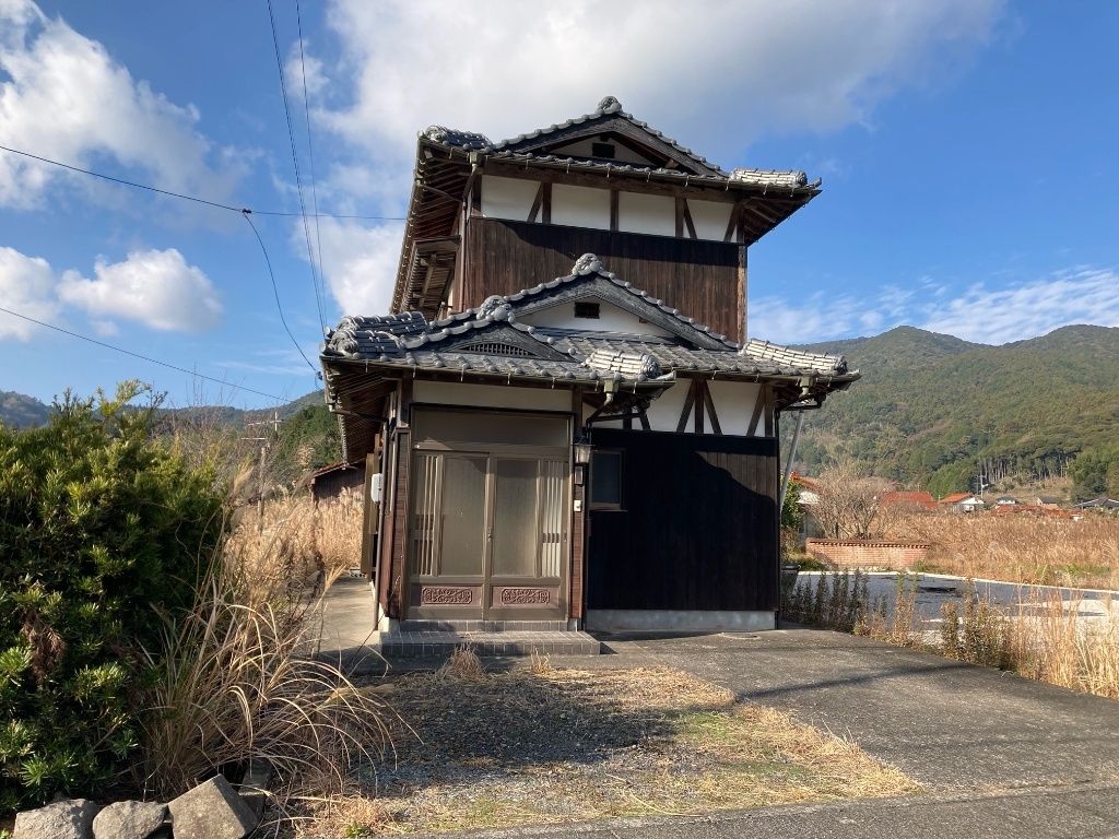 4DK Detached House for Sale in Mine City, Yamaguchi - Thumbnail 2