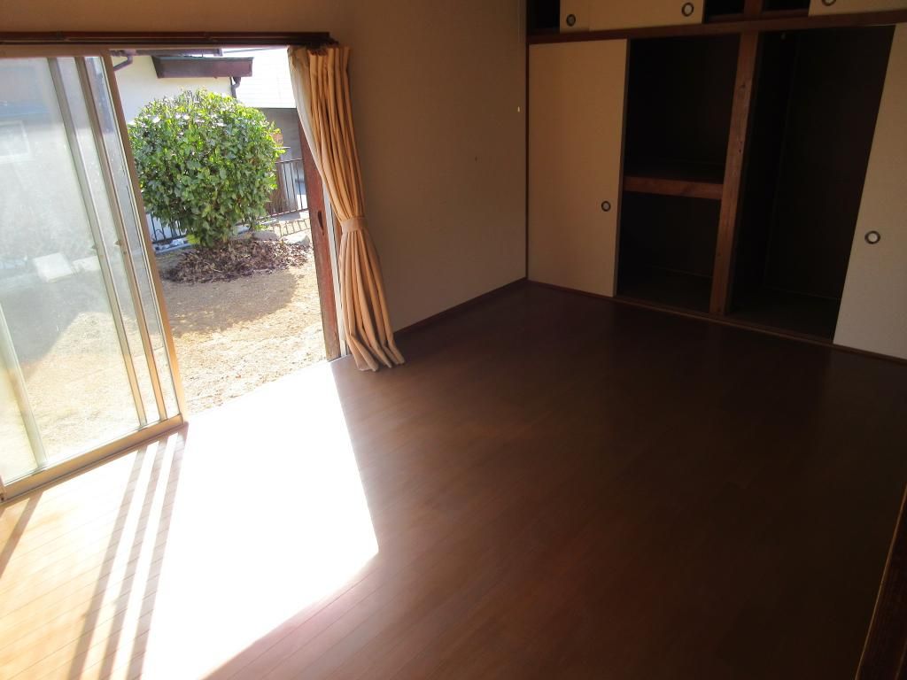Move-in Ready 3K House on Large Corner Lot in Shibukawa - Thumbnail 2