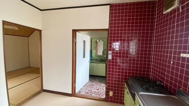 2DK Detached House for Sale in Sanyo-Onoda, Yamaguchi - Thumbnail 3