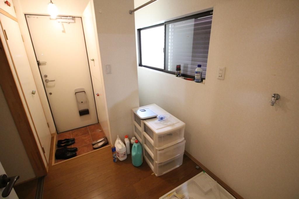 Renovated 1LDK House for Sale Near Station in Uto - Thumbnail 3