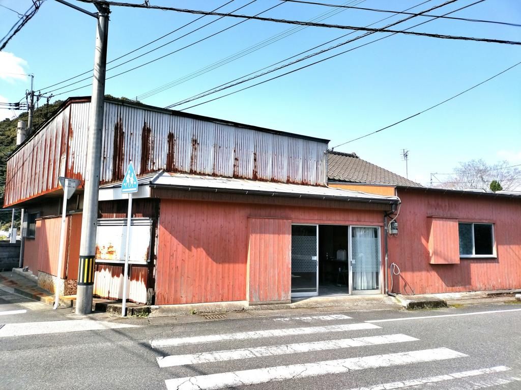 Shop & Home Near Uchinoura Beach, Kimotsuki Town Akiya - Image 1
