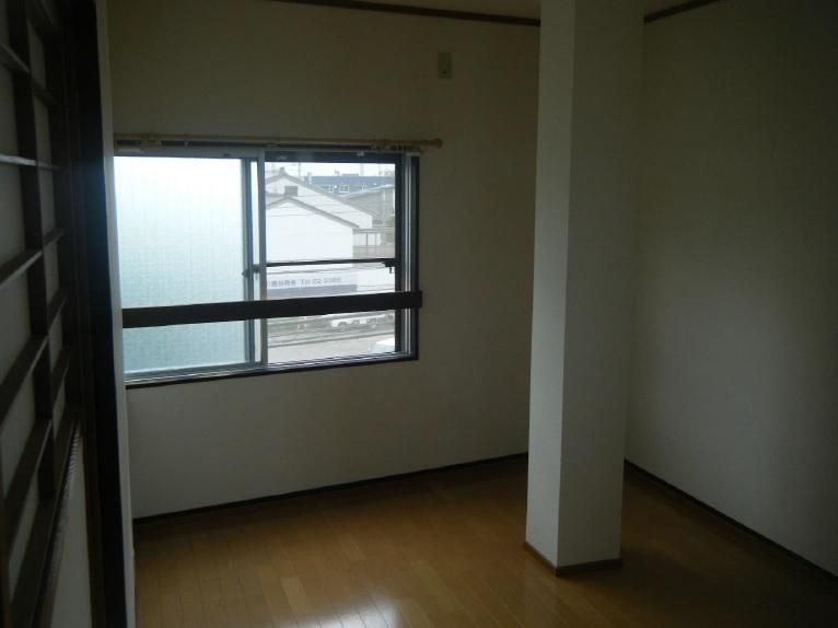 Renovated 2DK Rental Apartment in Uozu, Toyama - Thumbnail 3