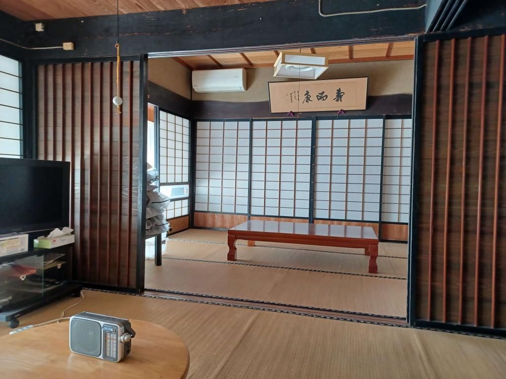 73-Year-Old Traditional Kominka on 1224 sqm Land in Unnan, Shimane - Thumbnail 2