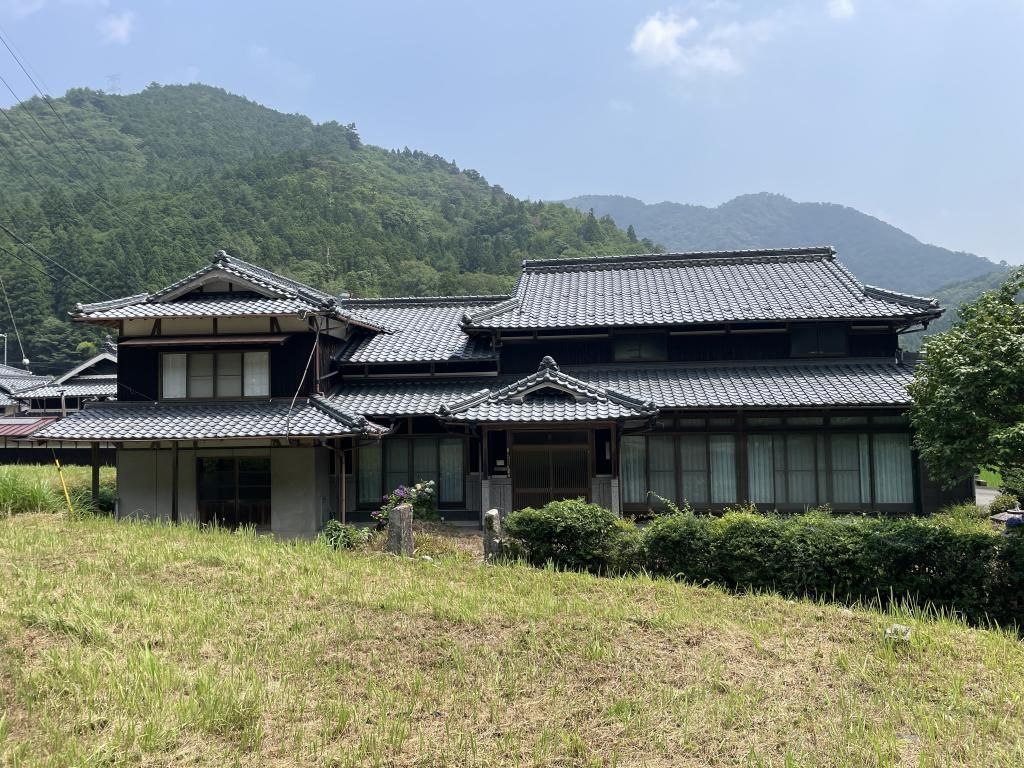 Spacious Countryside Farmhouse for Sale in Kamiikawa - Thumbnail 2