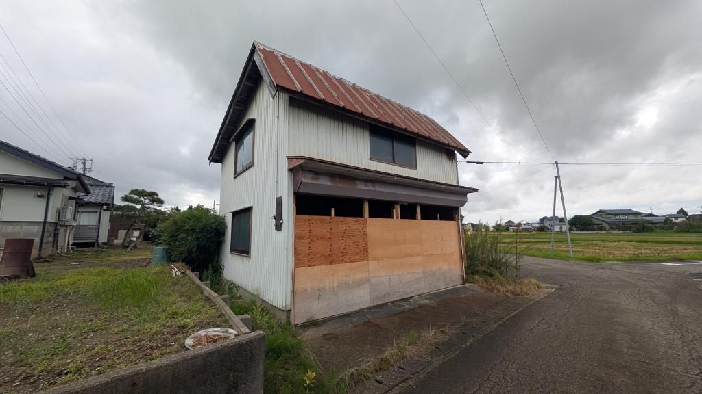 7DK Vacant House with Detached Garage in Sanjo, Niigata - Thumbnail 2