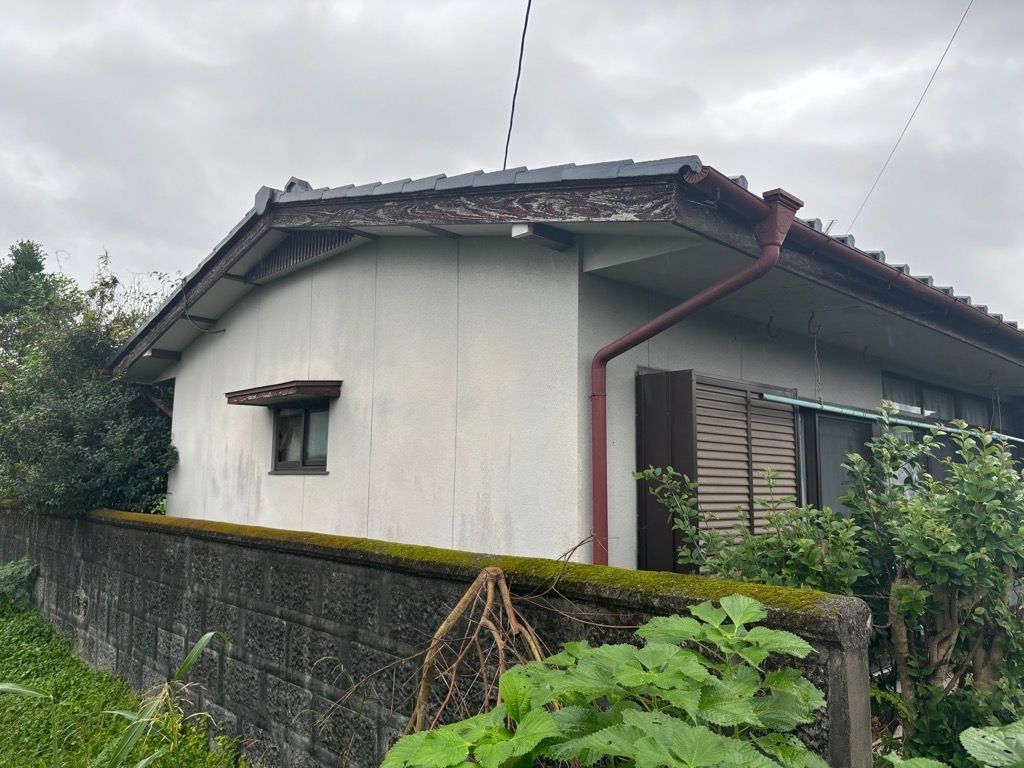 1947 3LDK House for Sale in Yunomae, Kumamoto with Mountain Views - Thumbnail 2