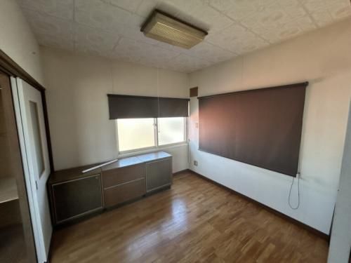 Renovated 4LDK House for Sale in Memanbetsu, Hokkaido - Thumbnail 2