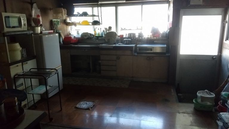 6K Wooden House on 542 sqm Corner Lot in Joetsu, Niigata - Thumbnail 3