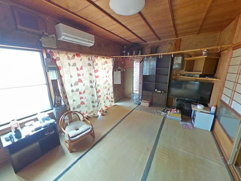 10DK Mountain Home with Storehouse & Land in Yazu, Tottori - Thumbnail 4