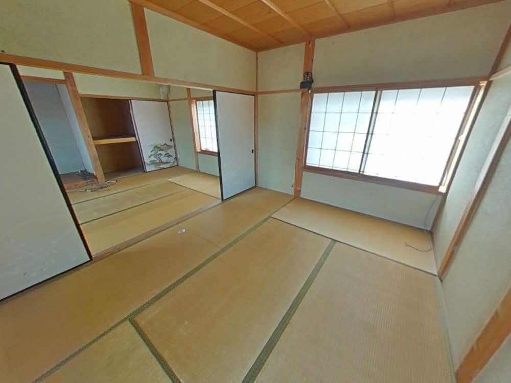 10DK Mountain Home with Storehouse & Land in Yazu, Tottori - Thumbnail 2