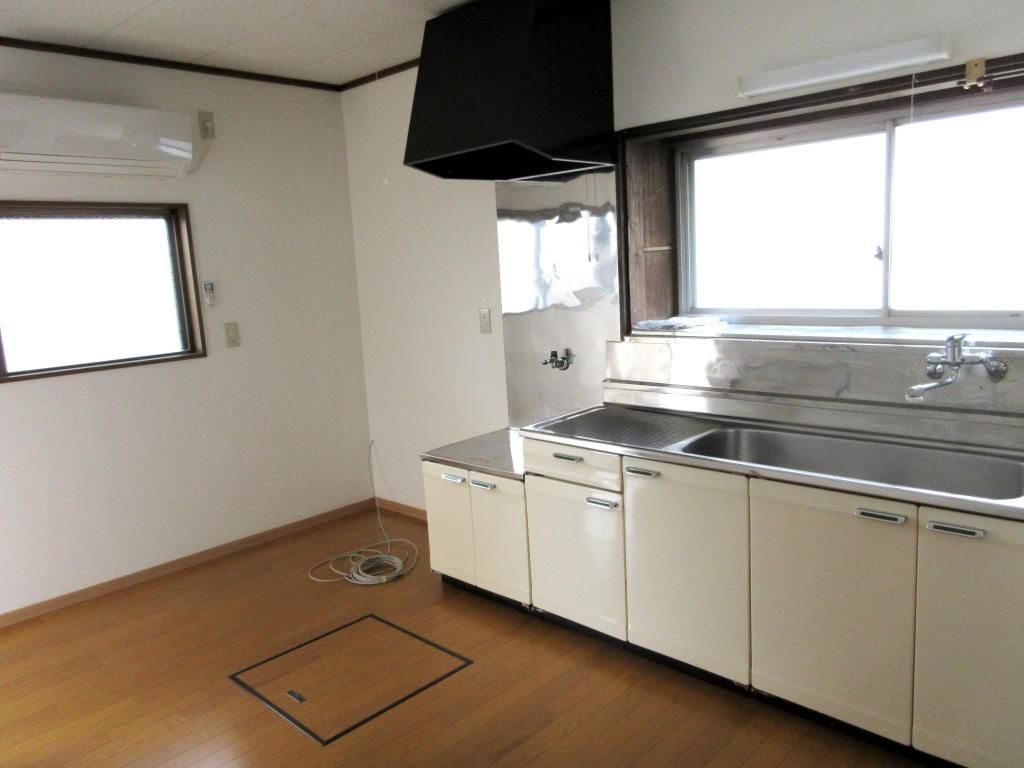 2DK Rental Detached House in Kasama City, Ibaraki - Thumbnail 3