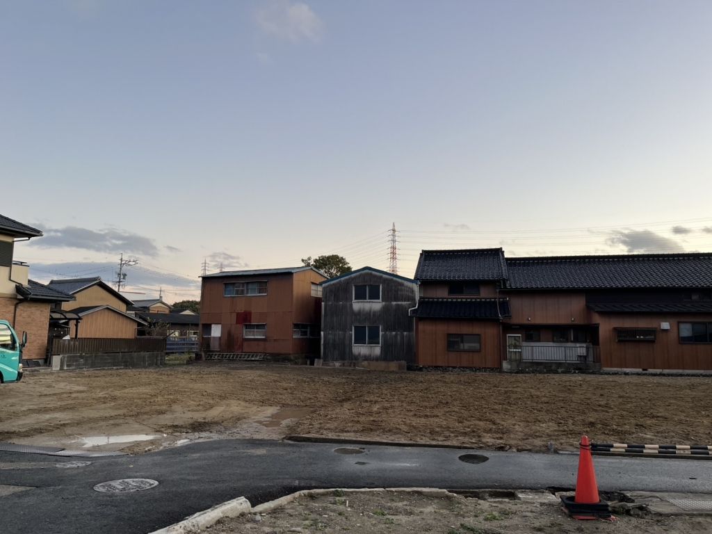 374.9 sqm Land for Sale in Yokkaichi, Mie - Near Nishihino Station - Thumbnail 4