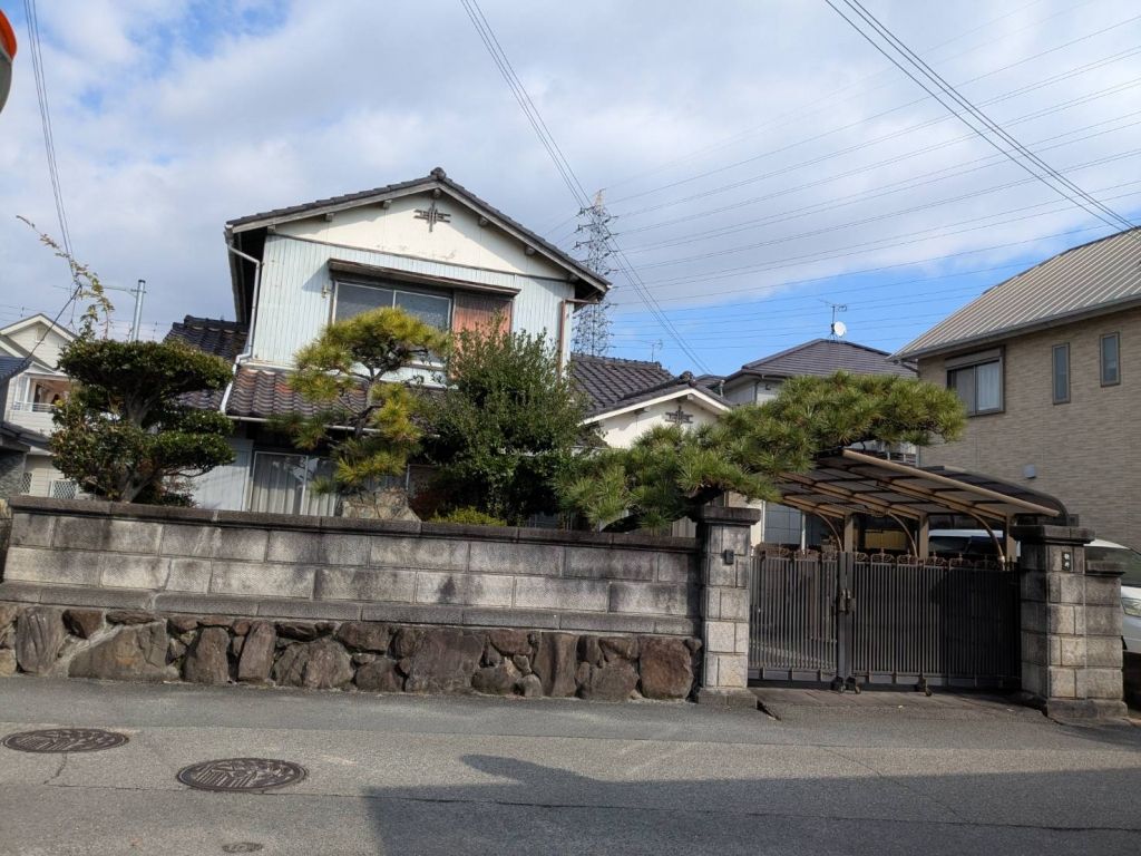 Detached House for Sale in Takasago City, Hyogo - Image 1