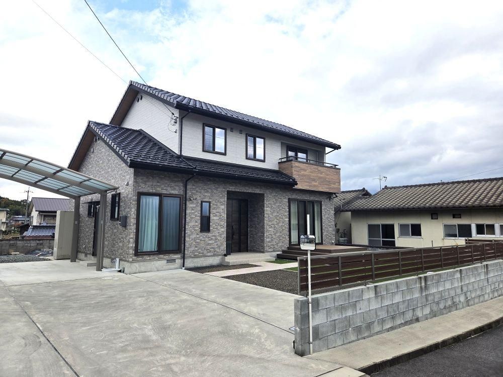 3SLDK House for Sale in Tsuyama, Okayama - Thumbnail 2