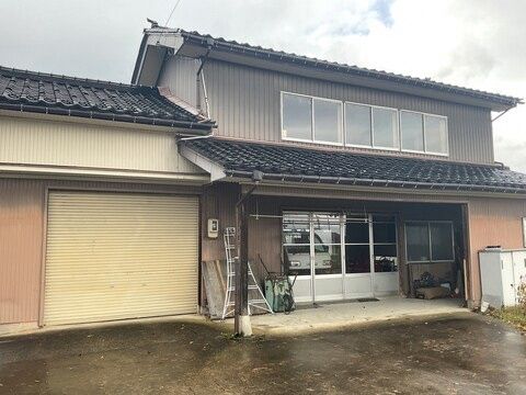 Spacious 10DK House with Workshop on 1422 sqm Land in Takaoka - Thumbnail 3
