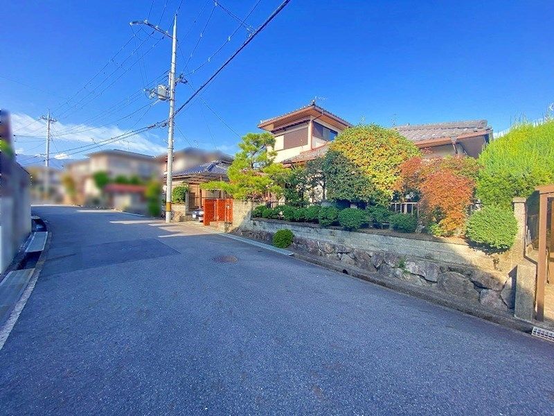 5LDK Detached House for Sale in Otsu, Shiga - 241sqm Land - Thumbnail 2