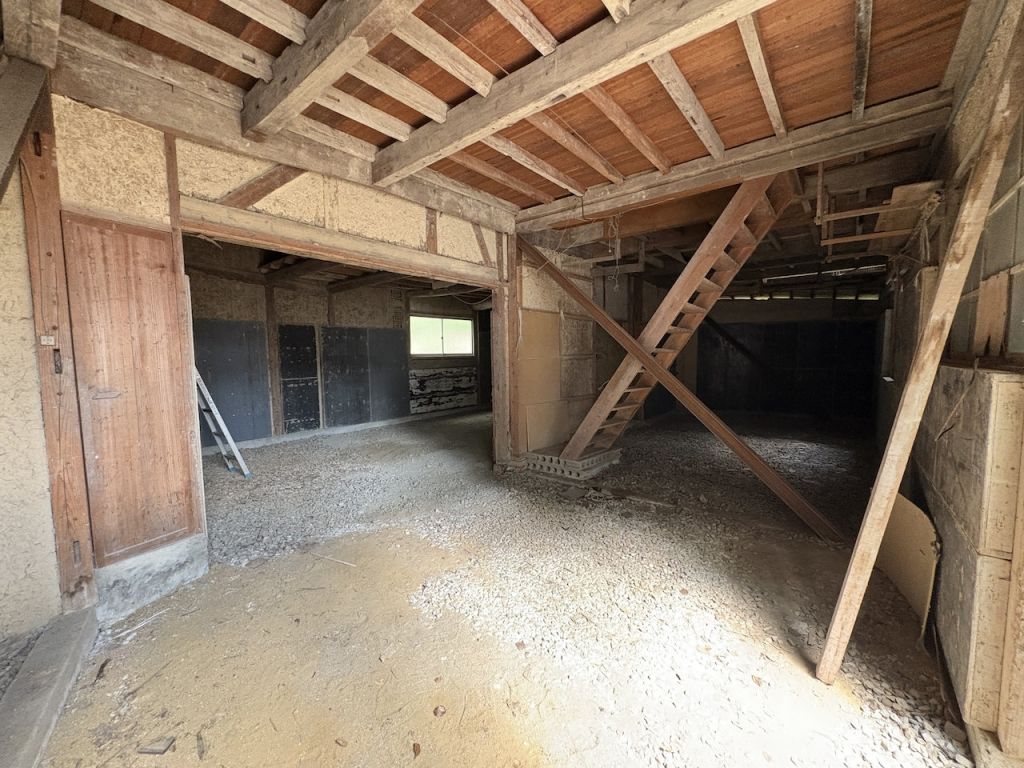 Warehouse-Style Home for Sale in Minamiawaji City, Hyogo - Thumbnail 3