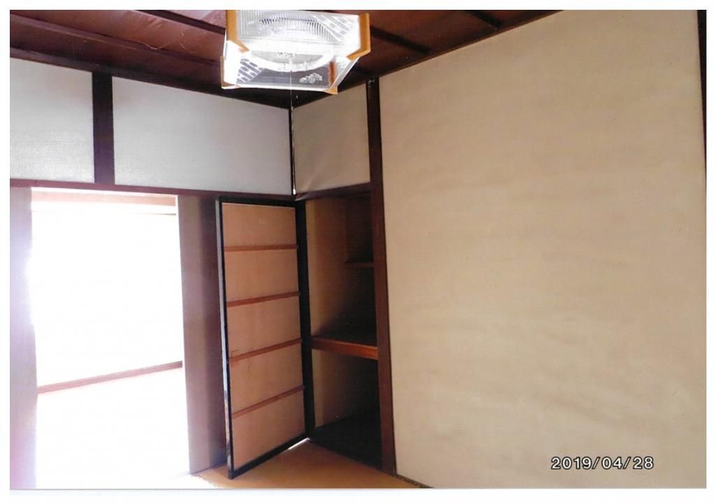 73-Year-Old Detached House for Sale in Oyabe, Toyama - Thumbnail 2