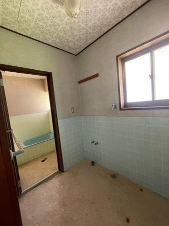 Traditional House for Sale in Imabari, Ehime with Road Heater — Image 4, Imabari, Ehime