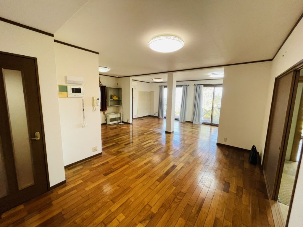 3LDK Hilltop House for Sale in Kirishima, Kagoshima - Thumbnail 4