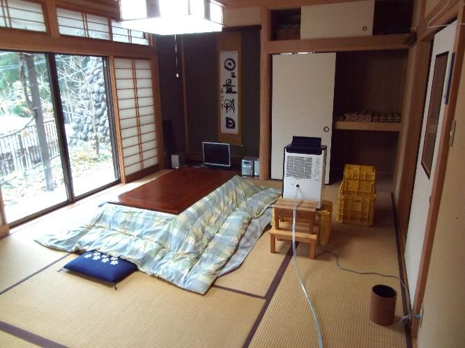 Okutama Wooden House for Sale with Fruit Trees and Parking - Thumbnail 3