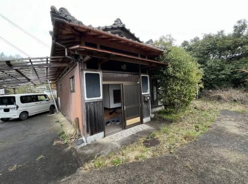 4DK Detached House for Sale in Tanabe, Wakayama - 381.47 sqm Land - Thumbnail 2
