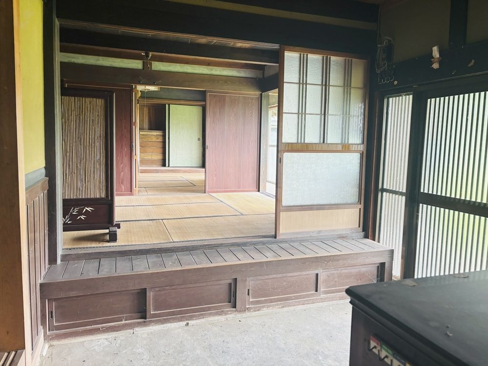 9DK House for Sale in Koka City with Tea Field Views - Thumbnail 4