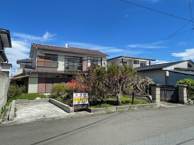 Spacious 7DK Detached House for Sale in Fukushima City - Thumbnail 2
