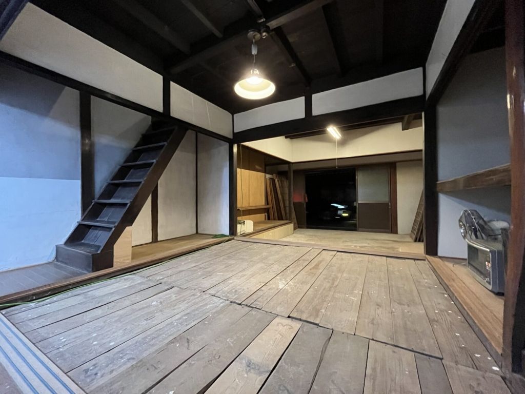 Vintage 2-Story Shop for Rent in Yanai, Yamaguchi - Akiya Bank No. 197 - Thumbnail 3