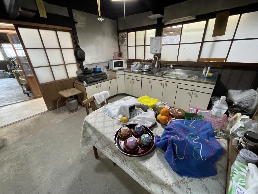 6LDK Traditional House with Farmland in Kinokawa, Wakayama - Thumbnail 3