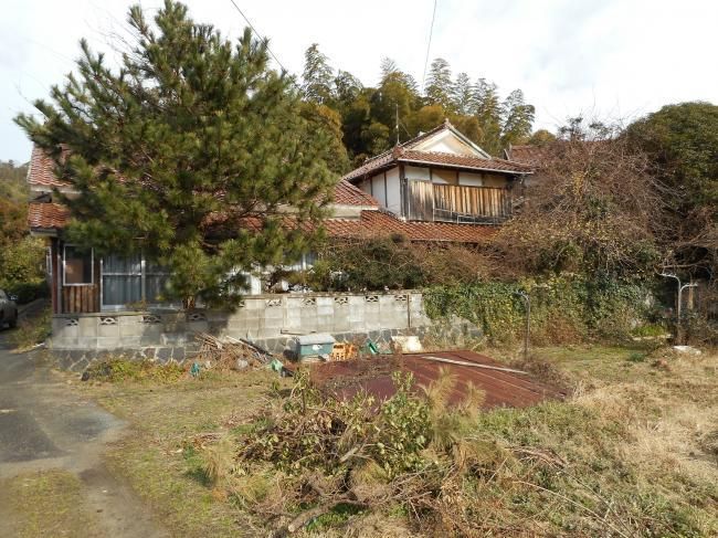 Historic 7DK Farmhouse with Land for Sale in Rural Hagi - Thumbnail 2
