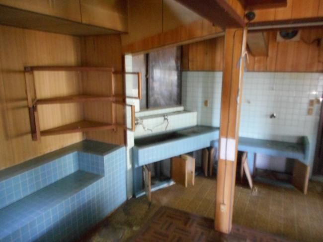 Historic 7DK Farmhouse with Land for Sale in Rural Hagi - Thumbnail 3
