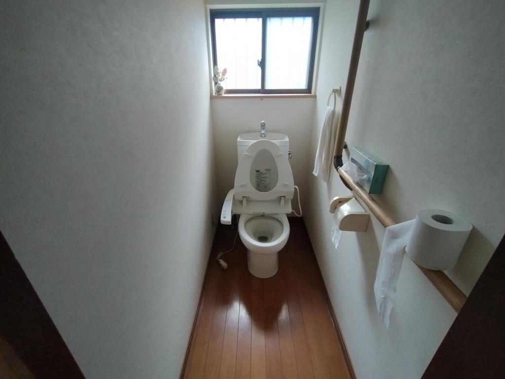 Spacious 9DK Two-Story House for Sale in Shimoichi, Nara - Thumbnail 4
