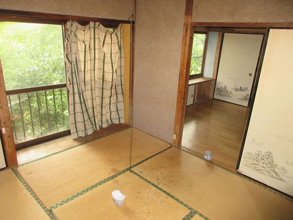 1970 5DK House for Sale in Kokonoe Town, Oita - Akiya Bank Listing - Thumbnail 2