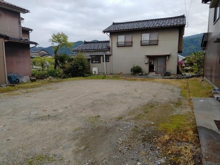 4LDK Detached House for Sale in Asahi Town, Toyama with Large Garden - Thumbnail 3