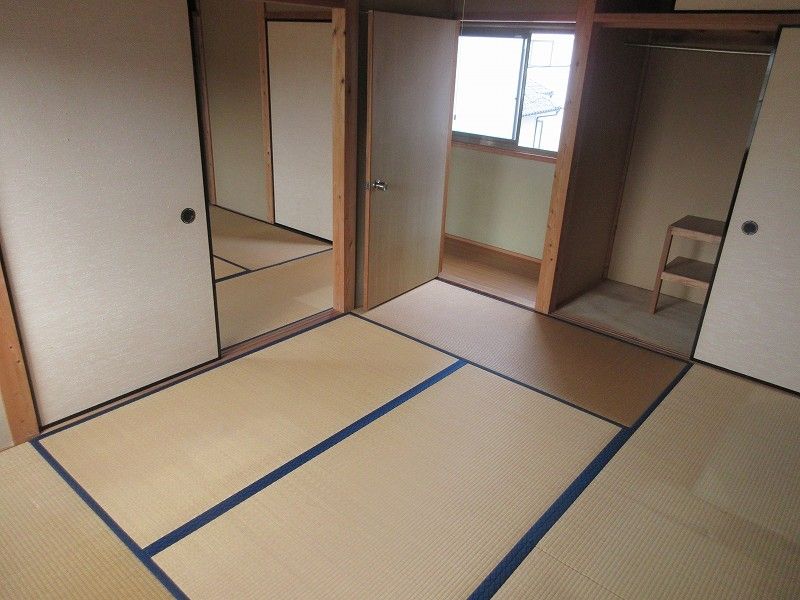 3DK House for Sale Near JR Miyoshi Station in Miyoshi City - Thumbnail 4