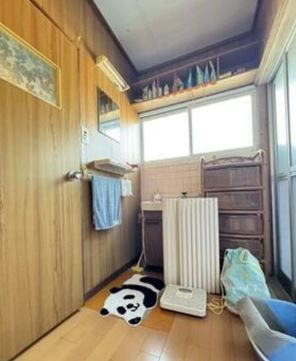 1973 3LDK Detached House on 252m² Corner Plot in Oita City - Thumbnail 3