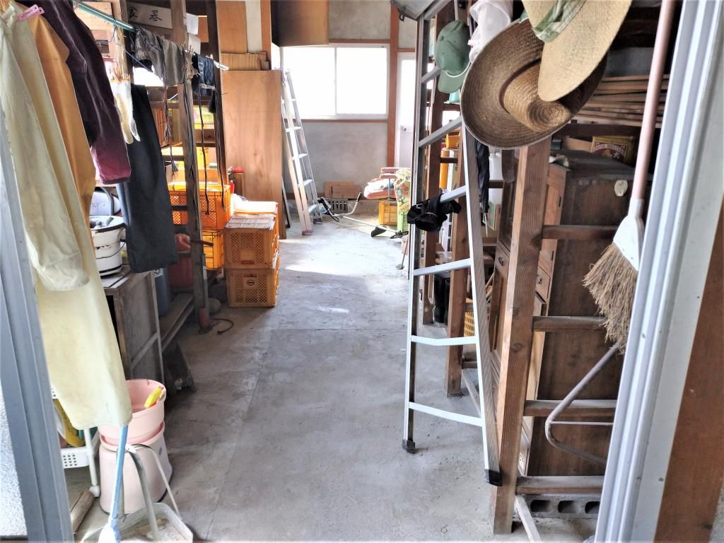 5DK Wooden House for Sale on Large Corner Plot in Tsukumi, Oita - Thumbnail 4