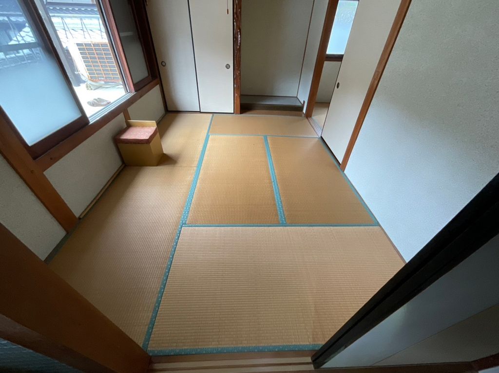 1 Million Yen Wooden House in Toba City for Renovation - Thumbnail 3