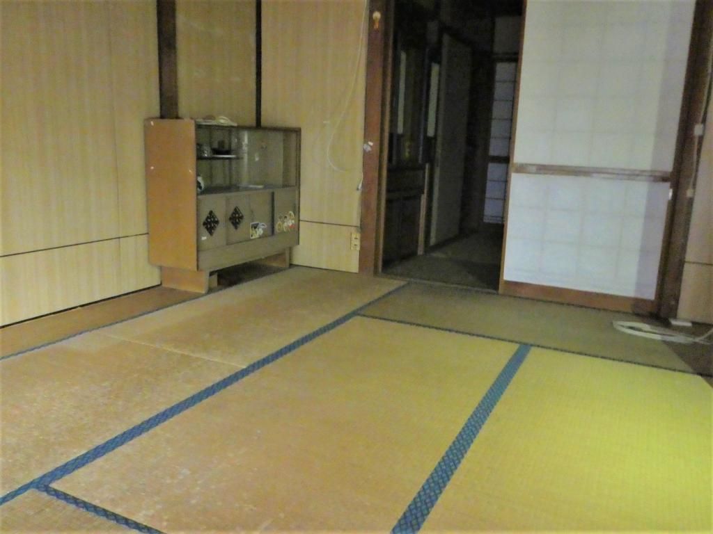 Renovated 4DK Wooden House for Sale in Coastal Kihoku Town, Mie - Thumbnail 2
