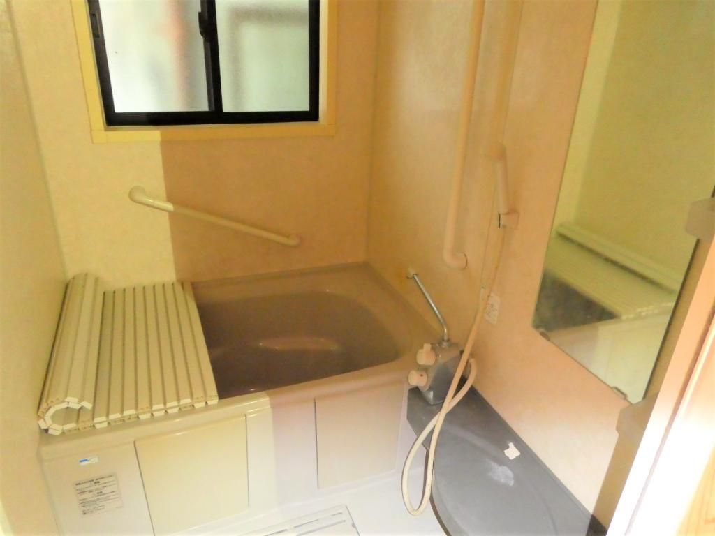 Renovated 4DK Wooden House for Sale in Coastal Kihoku Town, Mie - Thumbnail 4