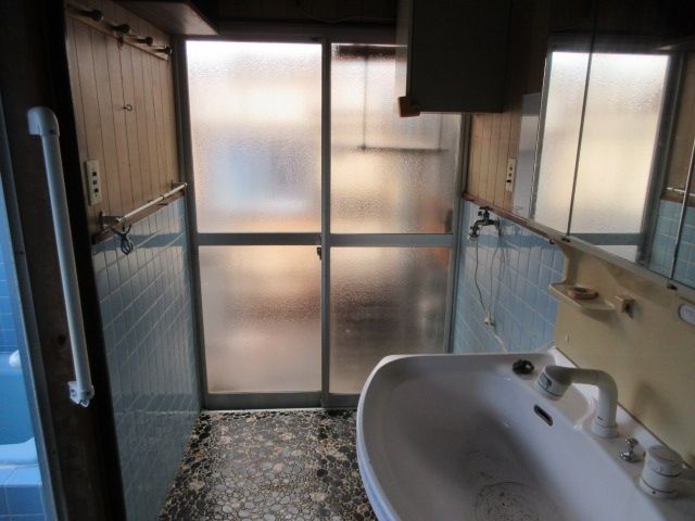 5DK Detached House for Sale in Takanabe, Miyazaki - 109 sqm - Thumbnail 4
