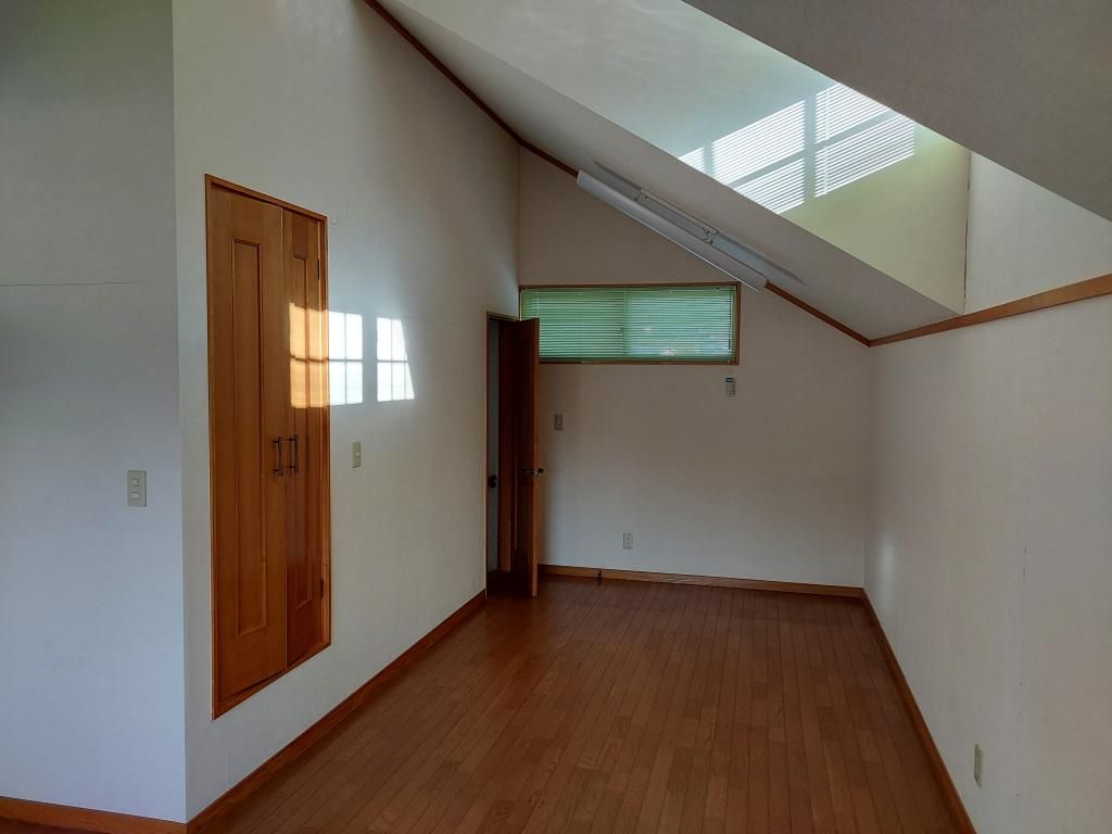 12DK Spacious Family Home for Sale in Takayama Village, Nagano - Thumbnail 4