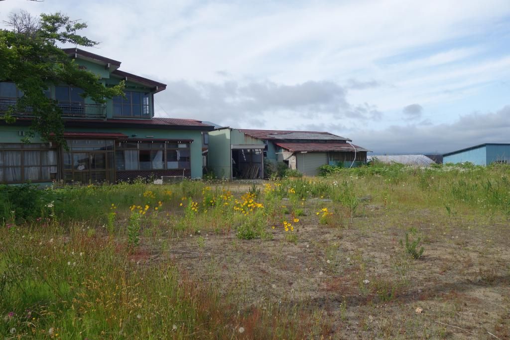 Spacious 10DK House on Large Corner Lot in Tsugaru City, Aomori - Thumbnail 3